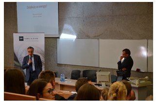 Prof. Krzysztof Opolski – kierownik studiów „Mechanizmy funkcjonowania strefy euro” oraz dr Ludwik Kotecki – główny ekonomista Ministerstwa Finansów