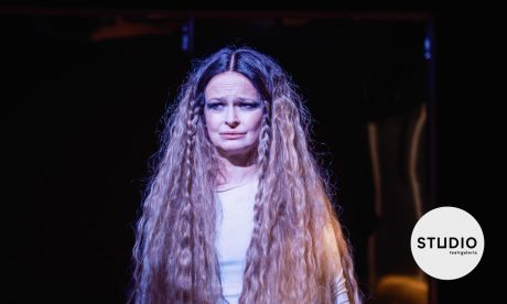 Nieśmiała dżokejka